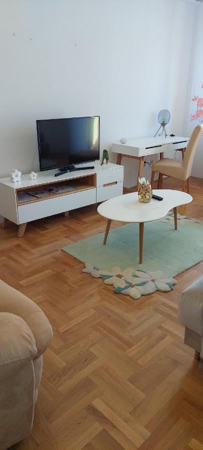 Apartment Meli Varaždin エクステリア 写真